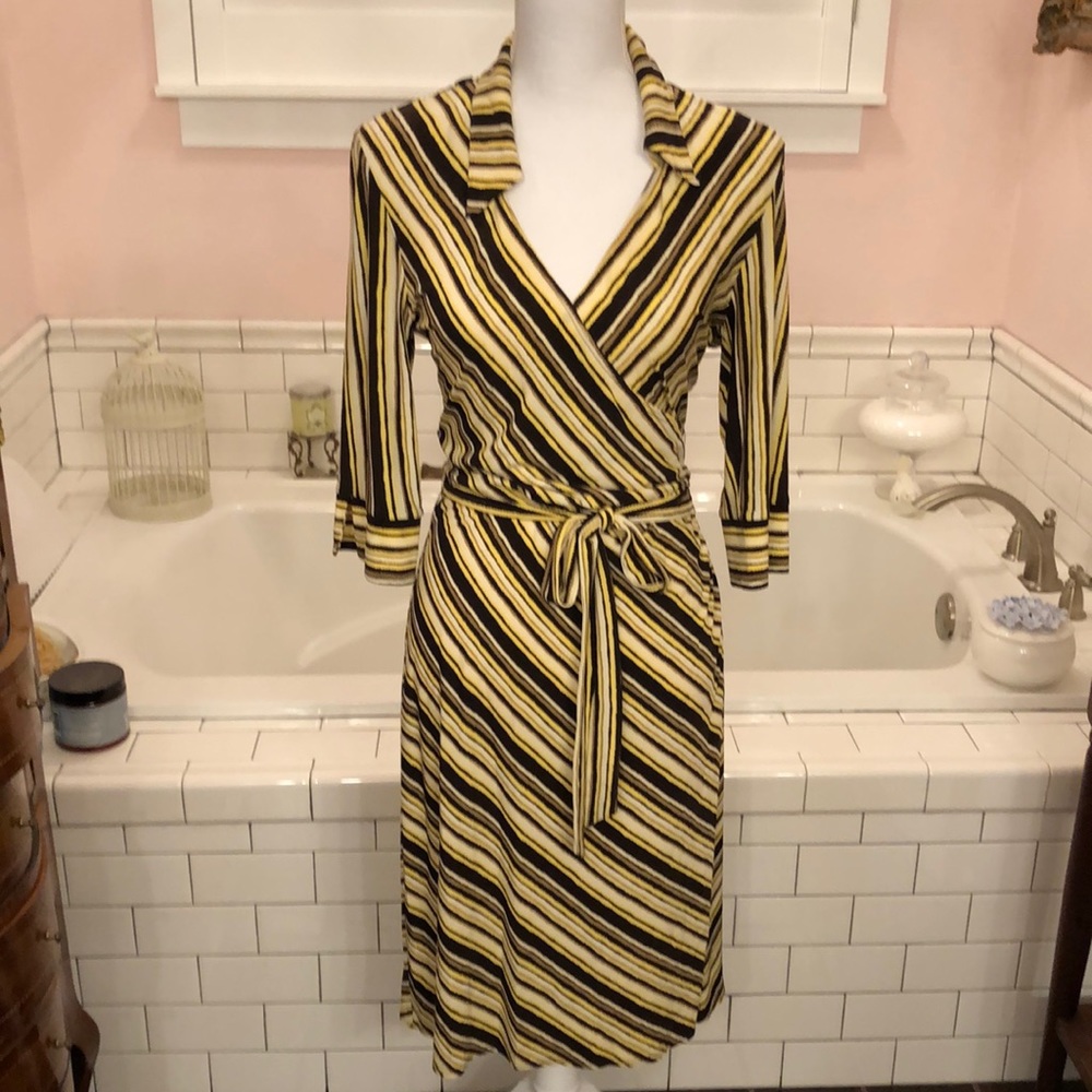 Laundry byShelli Segal yellow/brown/cream stripe pattern faux wrap dress size 10